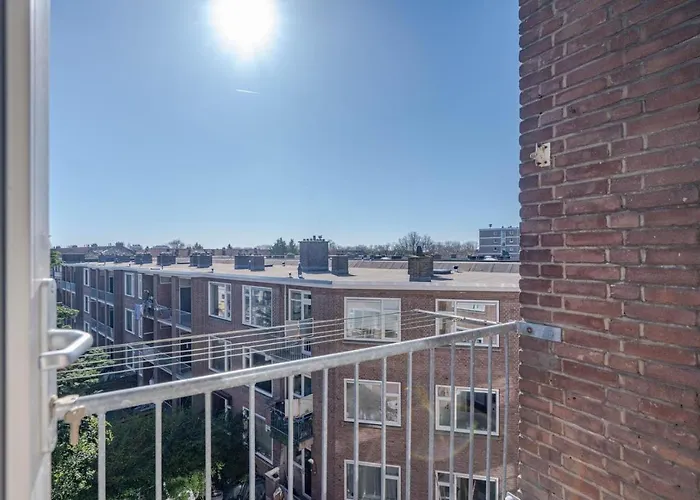 Sunny And Spacious Apartment